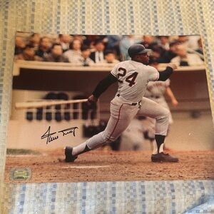 San Francisco Giants  Willie Mays signed 8x10 photo
